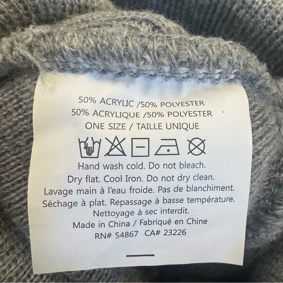 NWT Victoria Sport Gray Knit Beanie Embroidered Logo by Victoria’s Secret One Sz - Picture 4 of 4